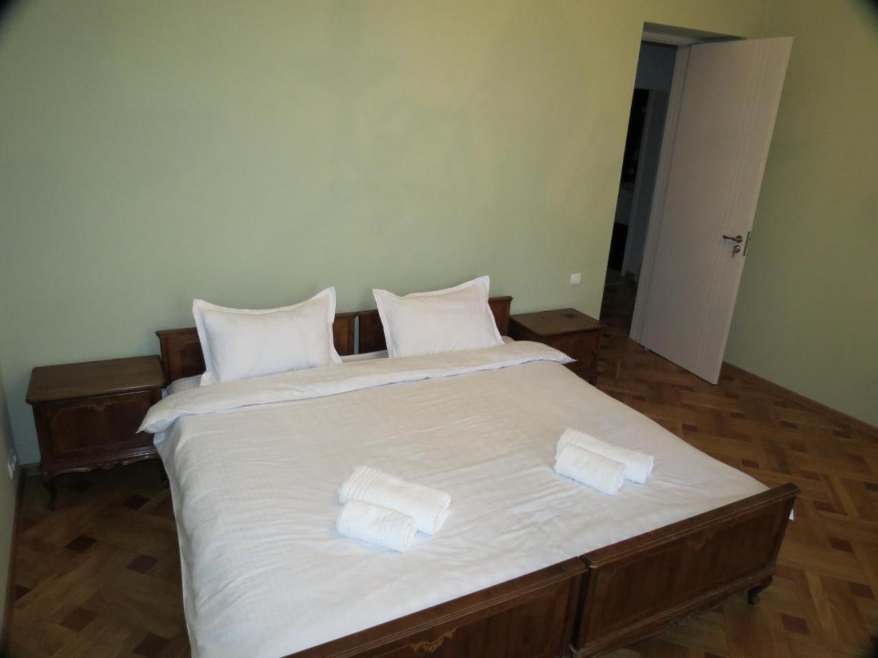 Three Rooms Apartment Tbilisi Exterior photo