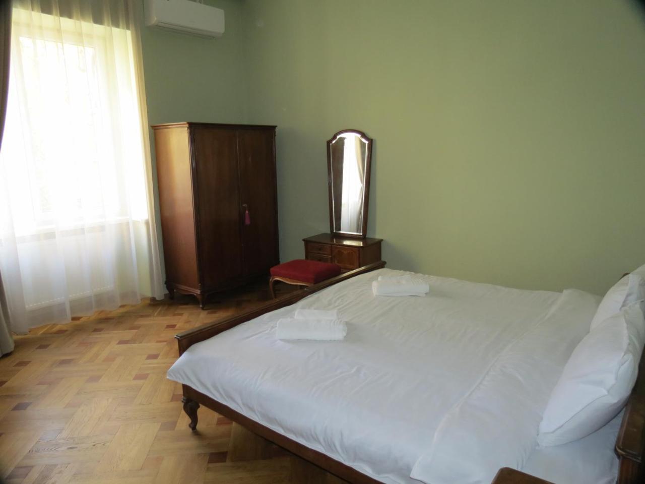 Three Rooms Apartment Tbilisi Exterior photo